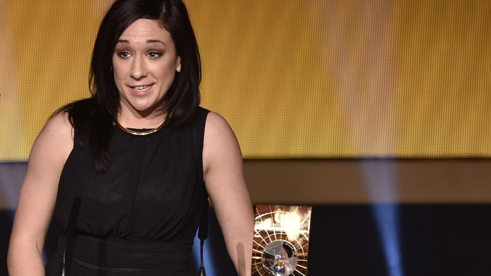 Nadine Kessler gana el Balón de Oro femenino