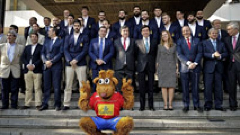 La selección española de balonmano parte hacia Catar con el objetivo de volver a ganar el Mundial, éxito logrado hace dos años.