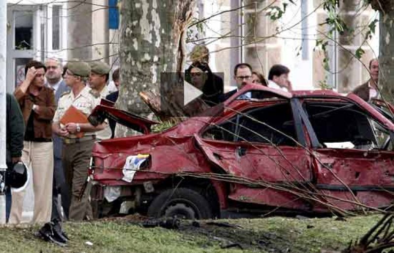 La forma de actuar de ETA en los últimos atentados hace pensar que los terroristas quieren reducir al máximo el riesgo.
