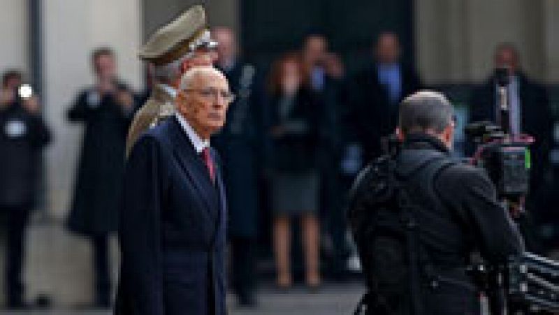 Napolitano dimite como presidente de Italia tras casi nueve a   Napolitano dimite como presidente de Italia tras casi nueve años en el cargo