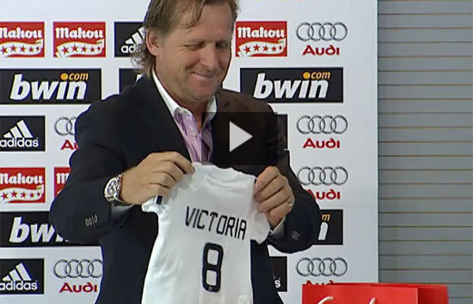 Schuster, muy feliz por el nacimiento de su hija Victoria.