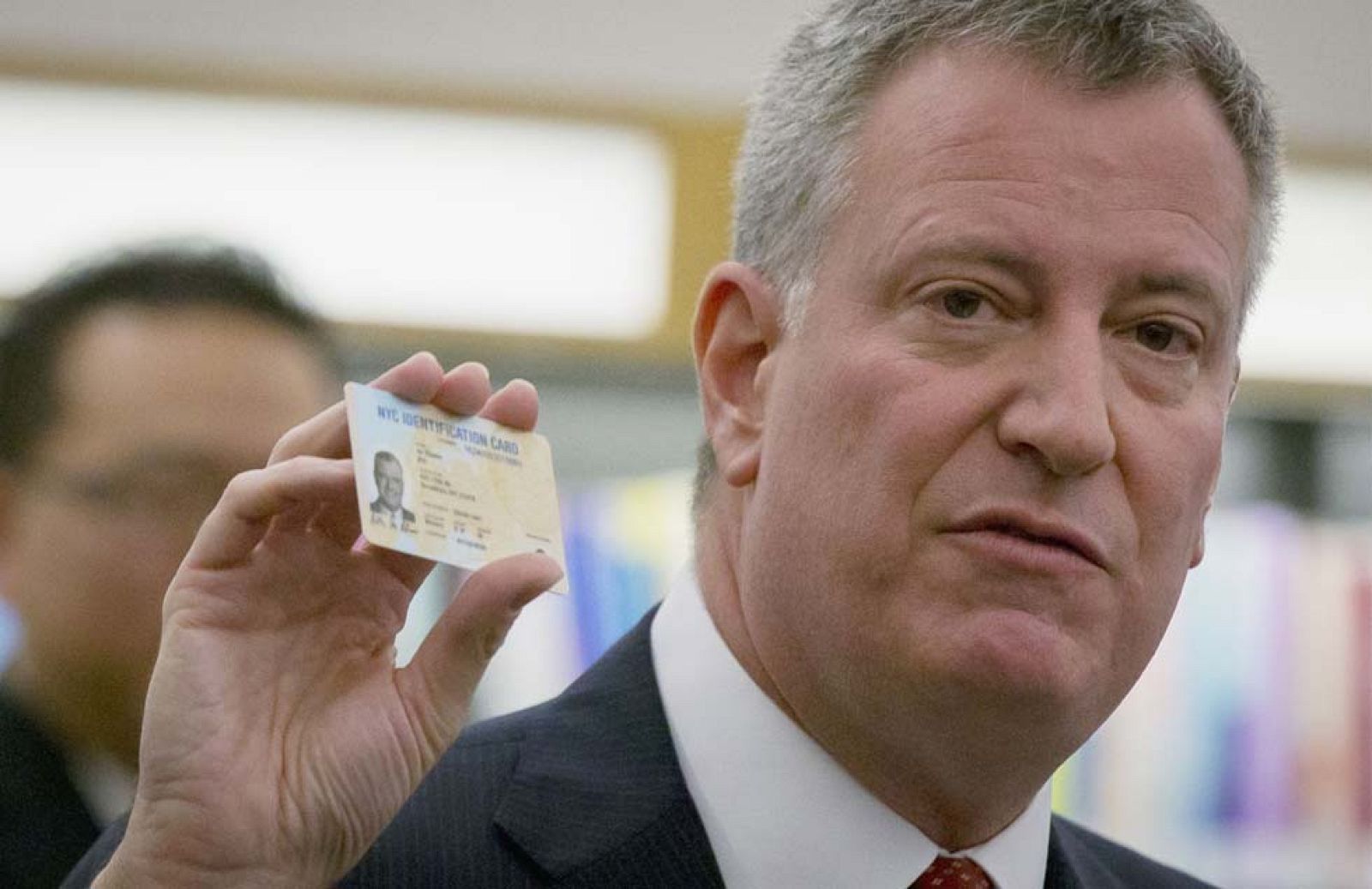 Nueva York crea un carnet de identidad que facilitará trámites a los clandestinos