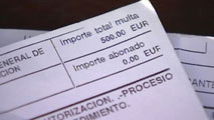 Telediario 1 - Los vecinos de Libros lamentan que sacar a su virgen a la calle les vaya a costar mil euros de multa