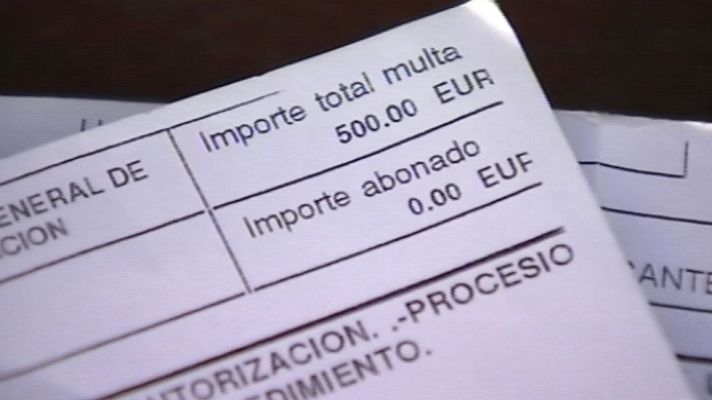 Telediario 1 - Los vecinos de Libros lamentan que sacar a su virgen a la calle les vaya a costar mil euros de multa