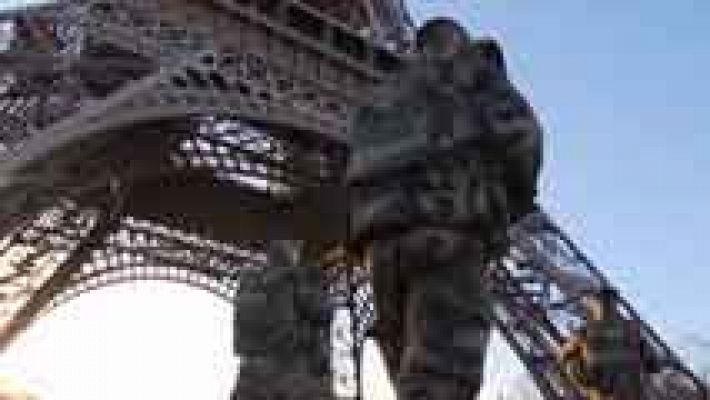 Telediario 1 - Avances en la investigación de los atentados de París