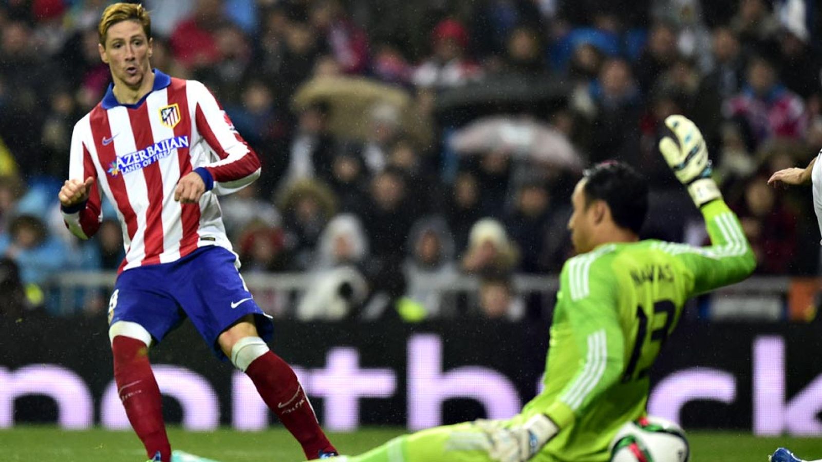 Fernando Torres marcó sus primeros goles en su regreso al Atlético de Madrid, y lo hizo en el mejor escenario posible para un rojiblanco: el Santiago Bernabéu, ante el Real Madrid y por partida doble. Dos tantos que mostraron lo que puede dar de sí u