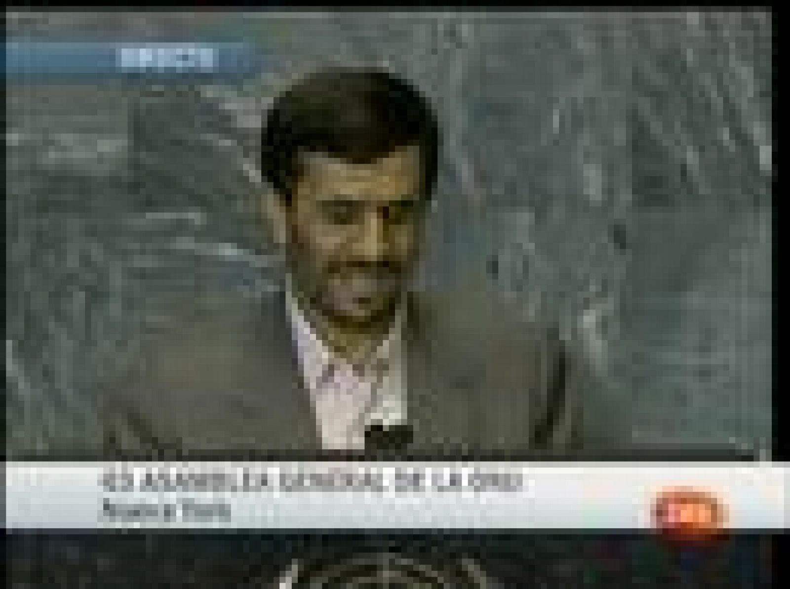 El Presidente de Irán, Mahmud Ahmadineyad, ha intervenido en la Asamblea General en la ONU con un discurso crítico con Estados Unidos en el que defendió "el inalienable derecho de todas las naciones a producir energía nuclear para fines pacíficos".