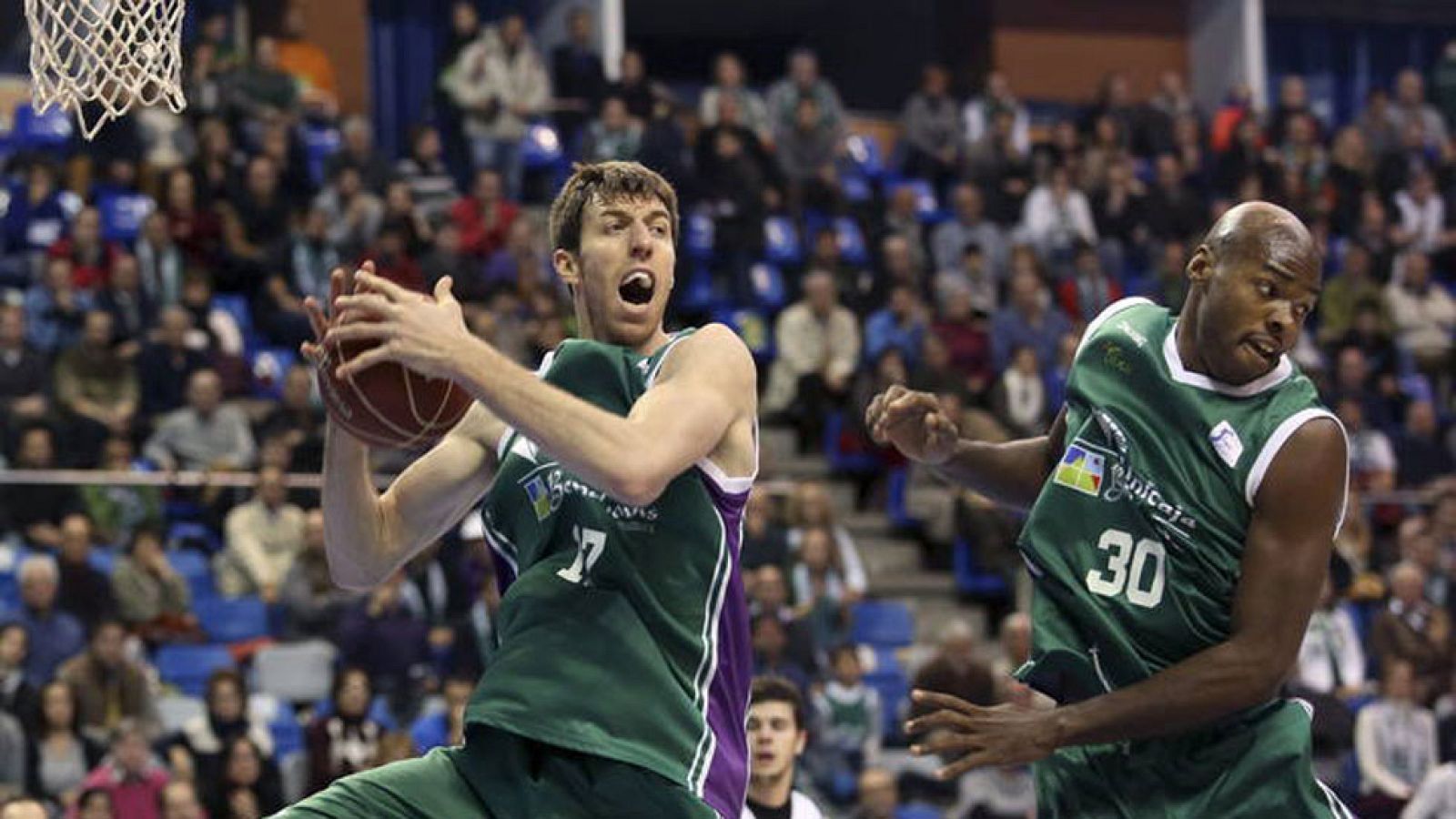 El Unicaja Málaga logró una importante victoria ante el Bilbao Basket (86-74) en la jornada 17 de la Liga Endesa, triunfo que hace a los andaluces campeones de invierno por primera vez en su historia y deja a los bilbaínos sin ser cabezas de serie de cara a la Copa del Rey de Gran Canaria que se disputa del 19 al 22 de febrero.