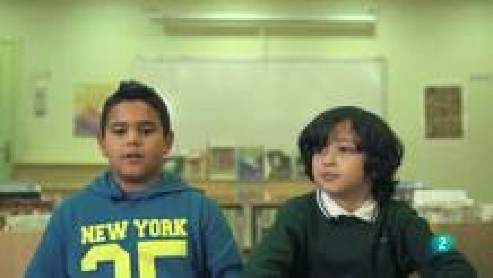   'Entre sombras y el circo ambulante', de Roberto Aliaga y Roger Olmos