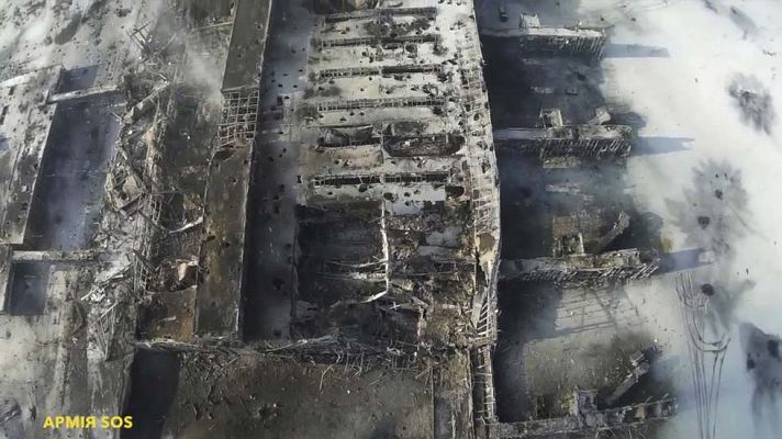  - El aeropuerto de Donetsk, arrasado por los combates