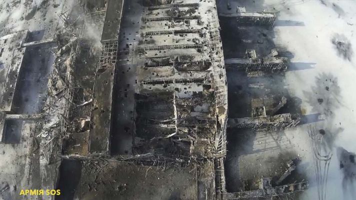 - El aeropuerto de Donetsk, arrasado por los combates