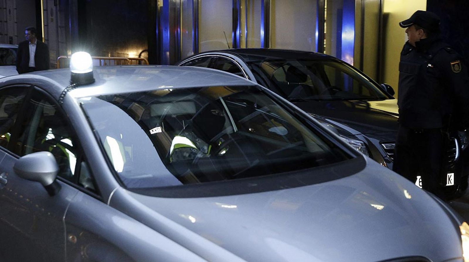 El juez interroga al exdirigente etarra Santi Potros por los dos atentados que causaron su arresto - Los desayunos | Ver