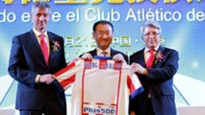 Telediario 1 - El magnate chino Wang Jianlin compra el 20% del Atlético de Madrid