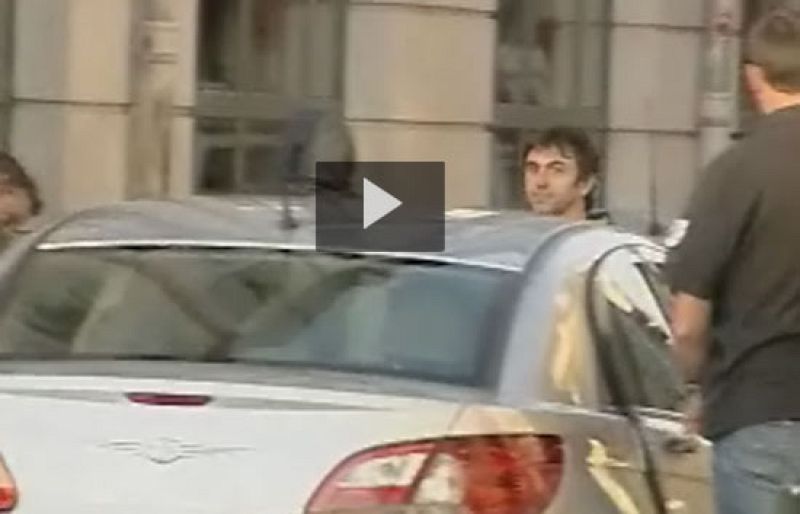 Los principales dirigentes de Batasuna en Francia han sido detenidos en diversas localidades del País Vasco francés.  