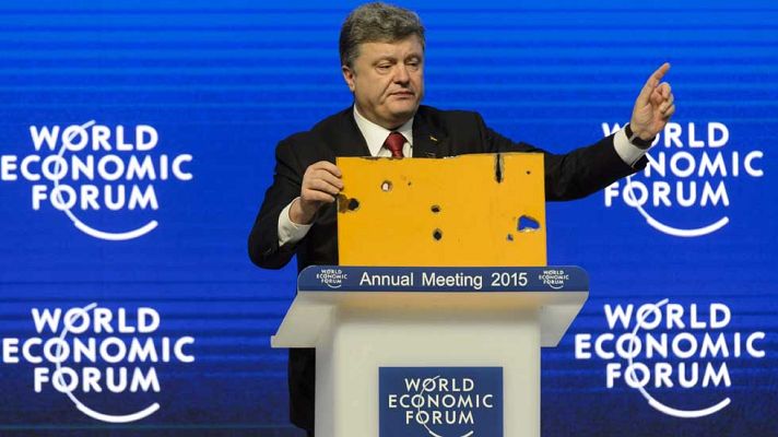Telediario 1 - Poroshenko denuncia en Davos la participación de Rusia en el conflicto de Ucrania