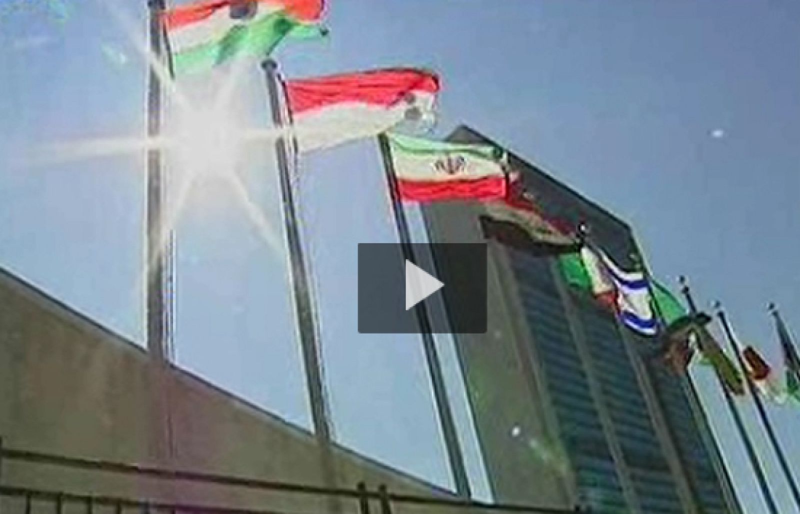  En la Asamblea General de Naciones Unidas se han escuchado duras críticas al sistema financiero que ahora está en quiebra. Los líderes de los países menos ricos han cuestionado una economía basada en la especulación que ha provocado la angustia de los más pobres.