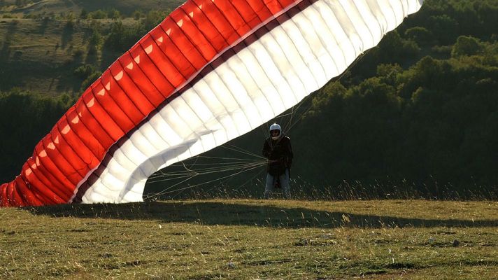 El tiempo - Intervalos de viento fuerte en Pirineos, valle del Ebro, Ampurdán, Menorca y Canarias