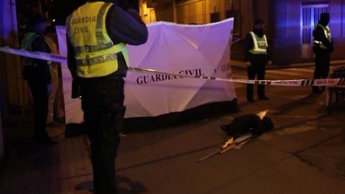 Telediario 1 - La Guardia Civil investiga la muerte de una mujer y su hijo