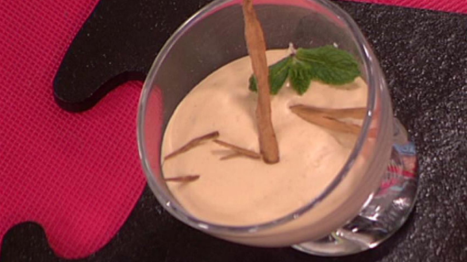  Escuela de pastelería: Espuma de turrón