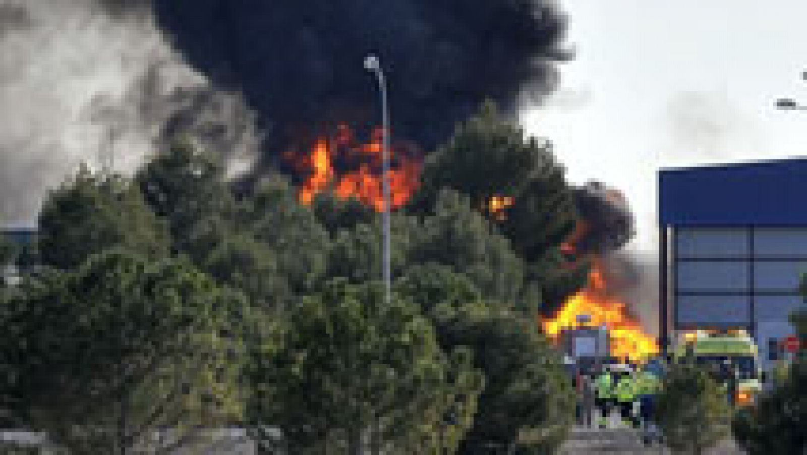 Telediario 1: Dos muertos y 10 heridos al estrellarse un F-16 griego en la base aérea de Los Llanos, en Albacete | RTVE Play