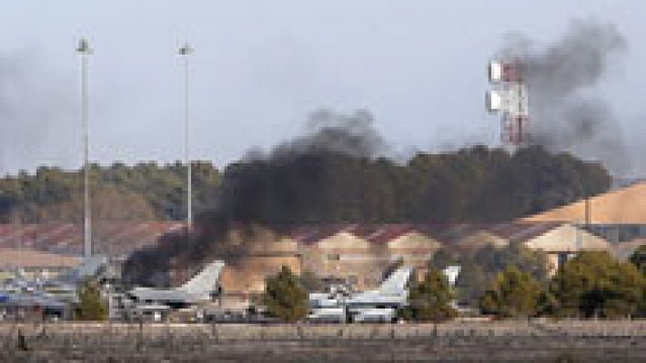 Diez muertos y 19 heridos al caer un F-16 en Los Llanos
