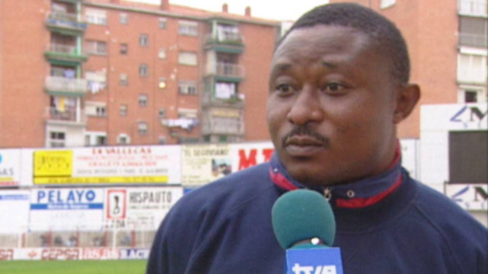 El que fuera portero del Rayo Vallecano, Wilfred Agbonavbare, ha fallecido este martes en el Hospital Príncipe de Asturias de Alcalá de Henares a causa de un cáncer, que ha terminado con su vida a los 48 años de edad, según ha confirmado el club fran