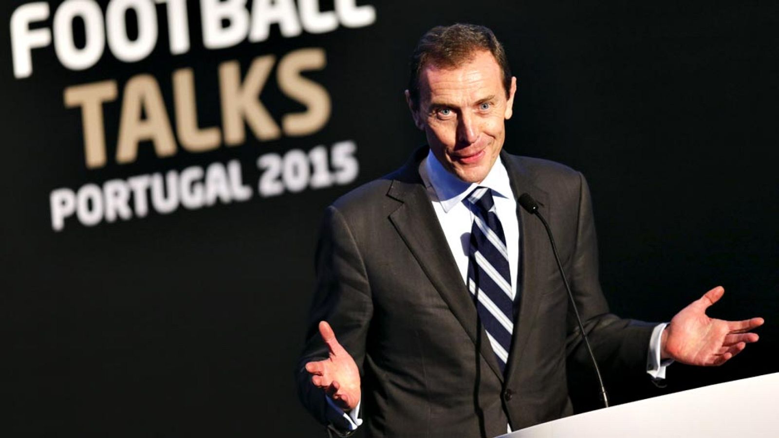 La FIFA investiga a varios clubes españoles por fichajes de menores | Ver