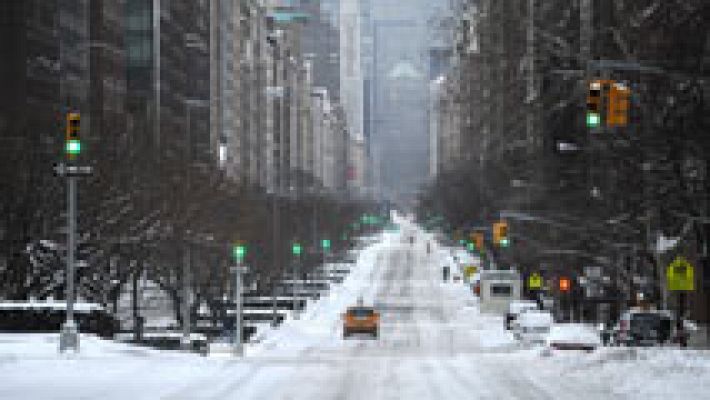 La nieve convierte Nueva York en una ciudad fantasma