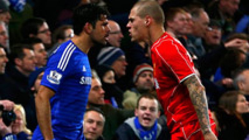 Fuertemente criticado por sus pisotones a dos jugadores del Liverpool, a Diego Costa le ha 'echado un capote' su entrenador, Jose Mourinho, que acaba de recibir una multa de más de 30.000 euros por denunciar una campaña contra el Chelsea.