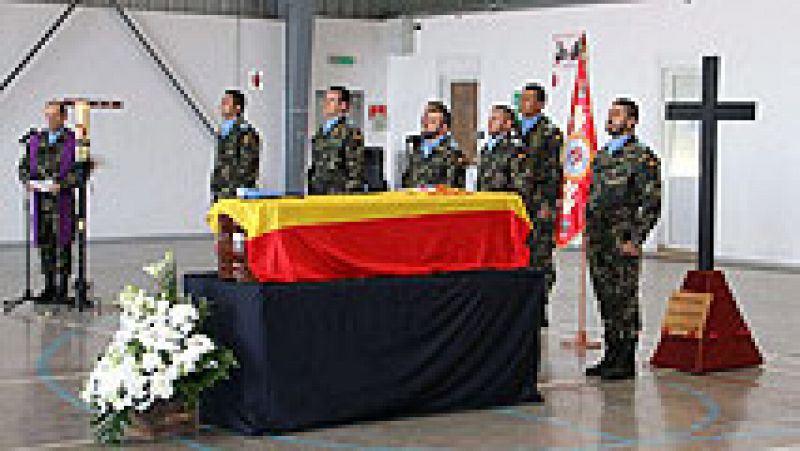 Rinden honores militares al español fallecido en un bombardeo en el Líbano