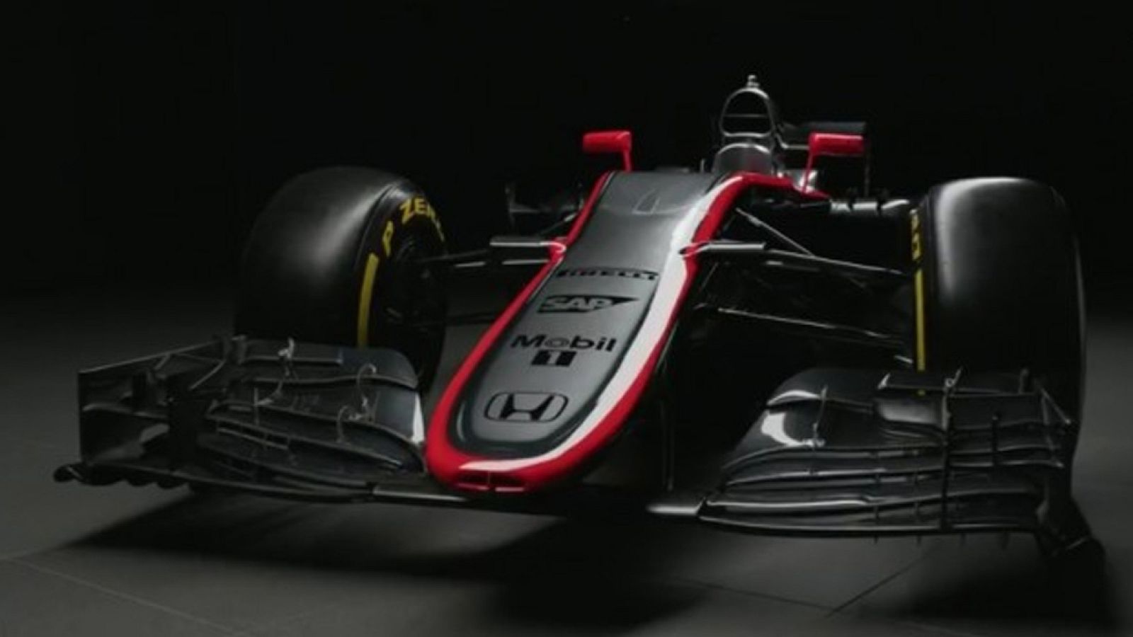 La escudería británica McLaren presentó hoy el MP4-30, el bólido que pilotarán el español Fernando Alonso y el inglés Jenson Button en la temporada 2015 de Fórmula Uno.