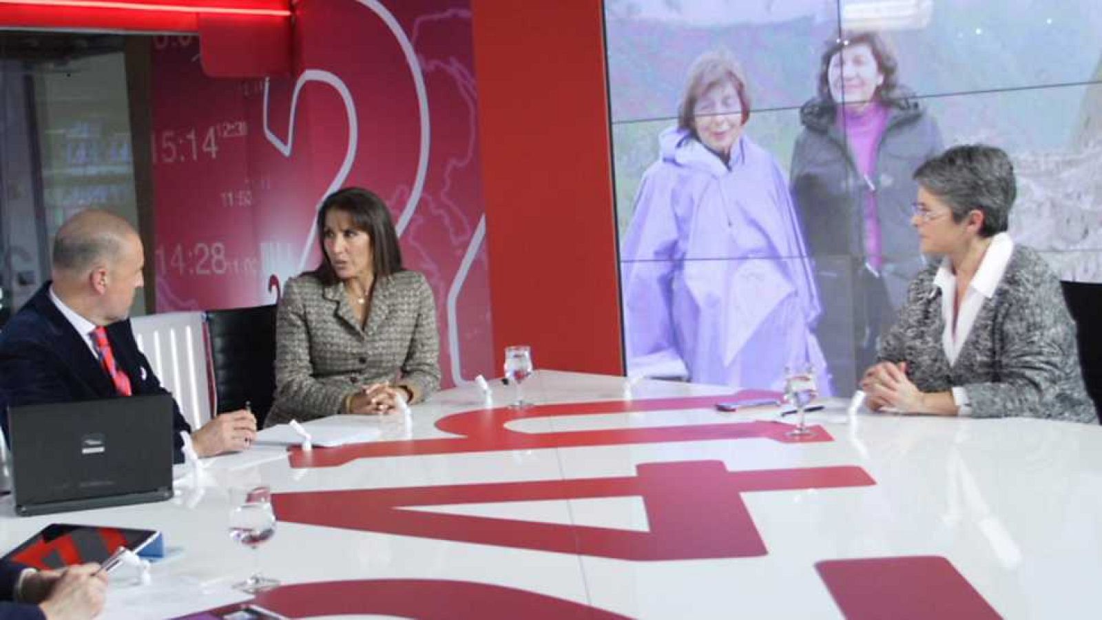La tarde en 24h: Bloque 18 horas - 29/01/15 | RTVE Play