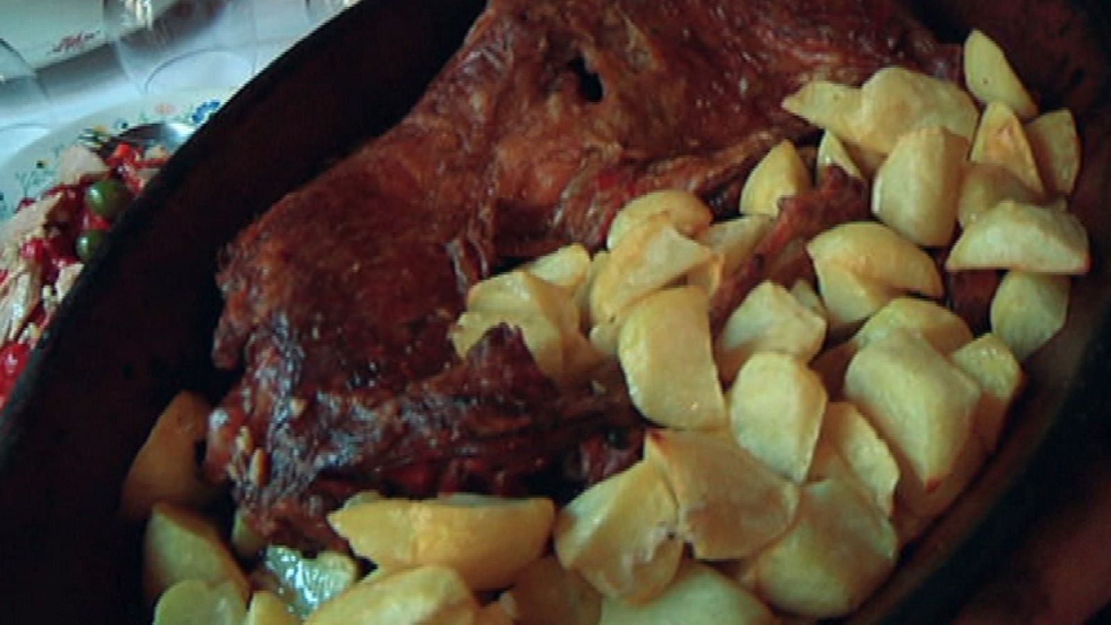 Aquí la Tierra -  Un cabrito a la leña para chuparse los dedos | Ver