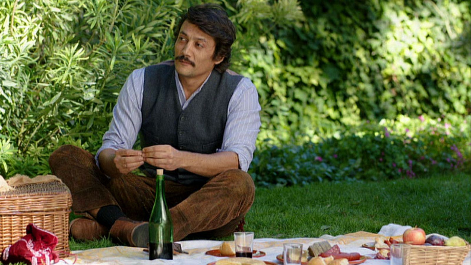 Víctor Ros - Luis aconseja a Víctor en asuntos del corazón