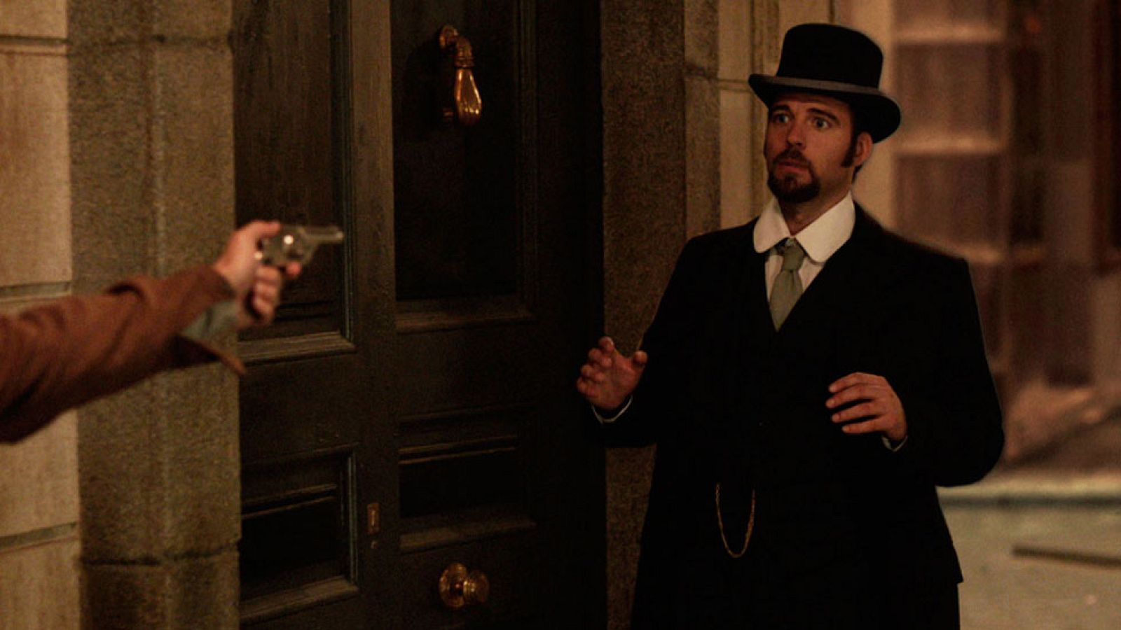 Víctor Ros - Así comienza el capítulo 4, "Ángeles y demonios"