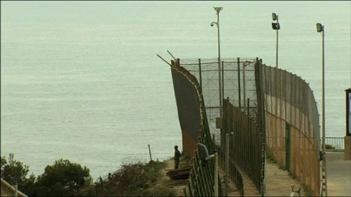 Telediario 1 - Seis muertos al naufragar una patera cerca de Melilla