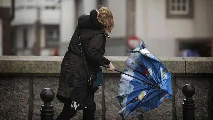 Informativo 24h - Toda España, excepto Canarias, en alerta por viento y fuerte oleaje