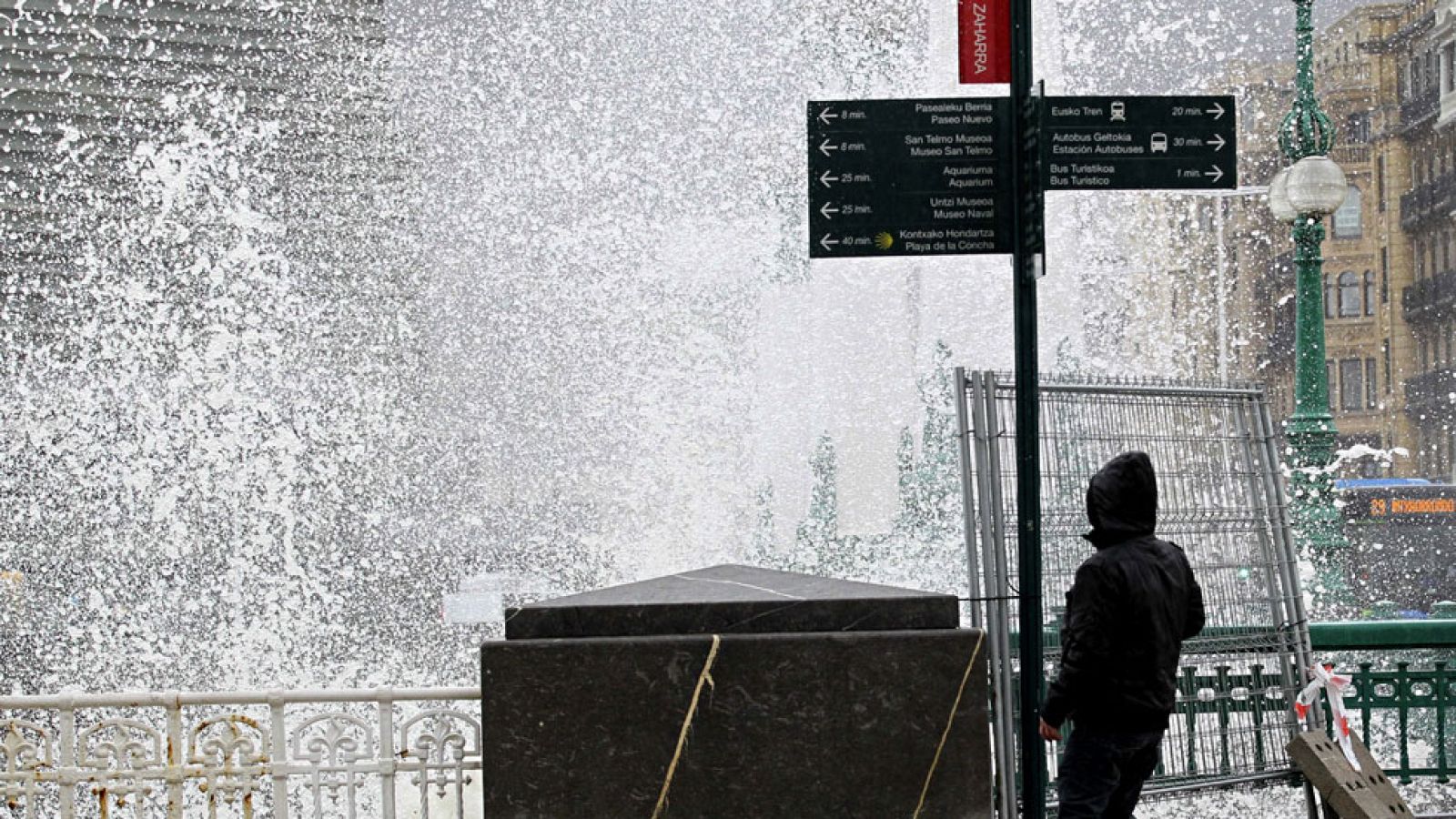 Telediario 1: Telediario 1 en 4' - 31/01/15 | RTVE Play