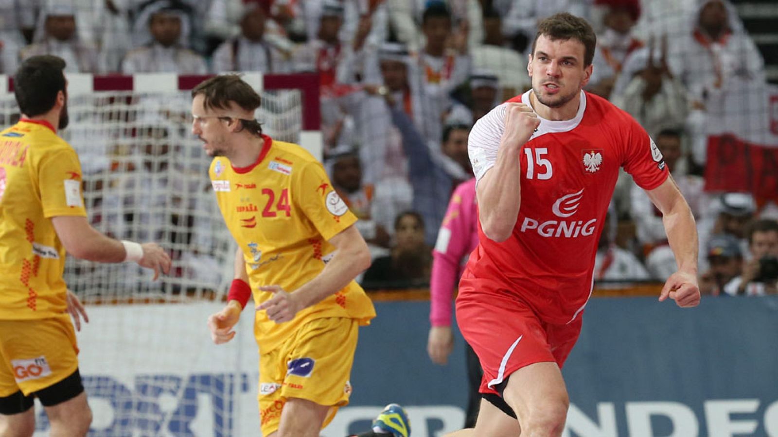 Los 'Hispanos' se van del Mundial de Catar sin el bronce después de perder en la prórroga ante Polonia (29-28), en la final de consolación. En los últimos cinco minutos, España gestionó muy mal tres goles a favor y una superiorirad, para que el hombre clave de los polacos, Szyba, forzase un tiempo extra fatídico paara los intereses de los españoles.