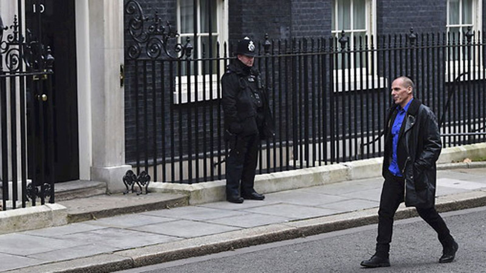 El ministro de Finanzas griego llega a Londres dispuesto a negociar