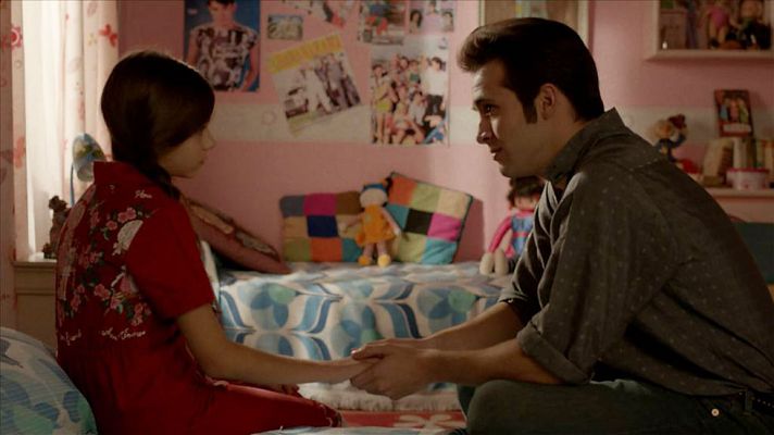 Cuéntame cómo pasó - Carlitos y María: del tal palo, tal astilla