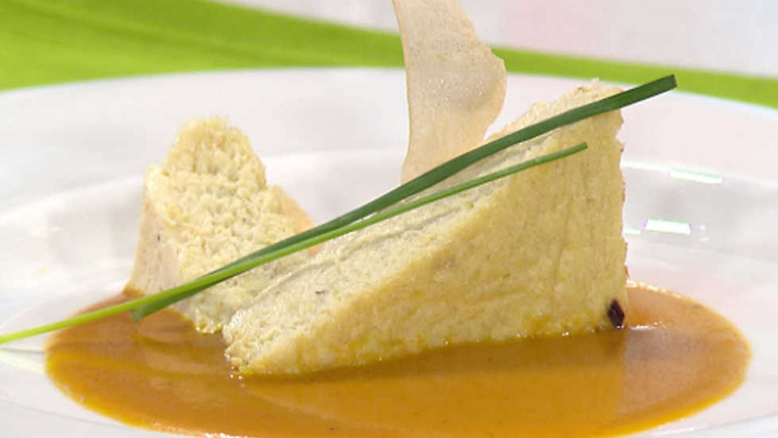 Cocina con Sergio - Pastel de bacalao sobre crema dulce de zanahoria