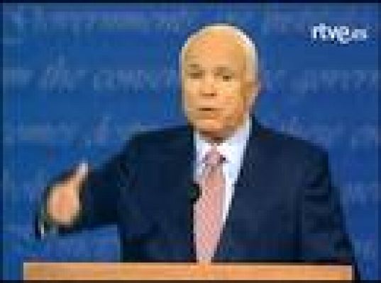  - Obama y McCain pelean en economía