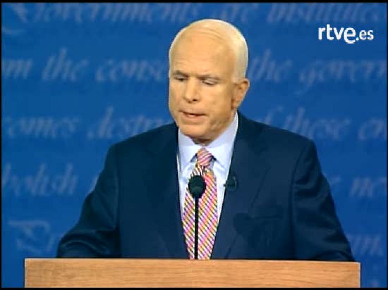 Los dos candidatos recuerdan a los soldados muertos en Irak | Ver