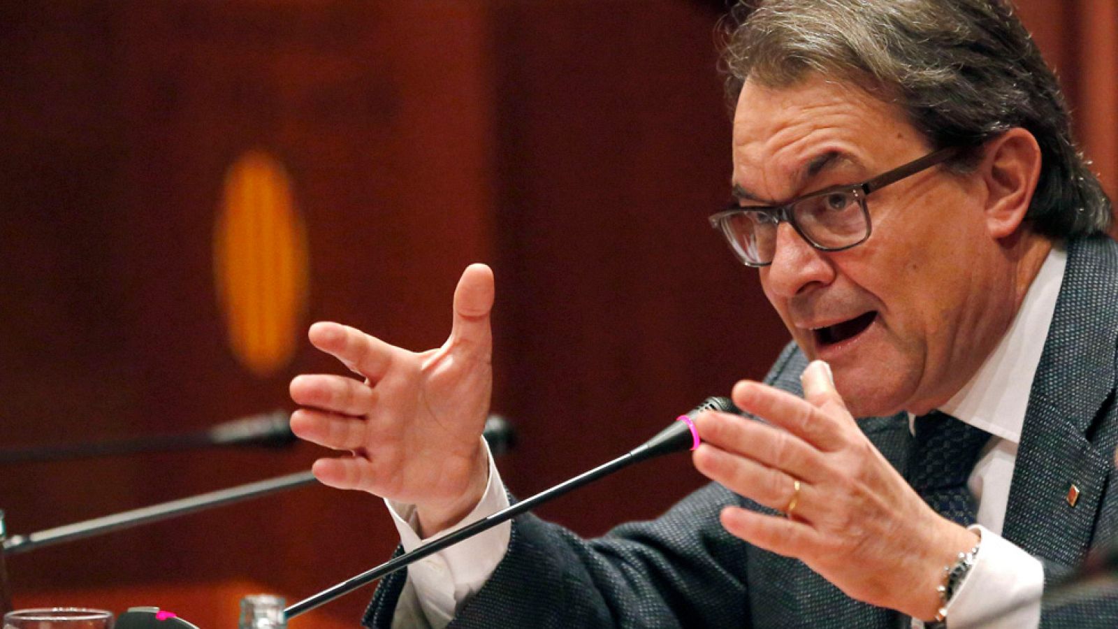 Telediario 1: Telediario Matinal en 4' 10/02/2015 | RTVE Play