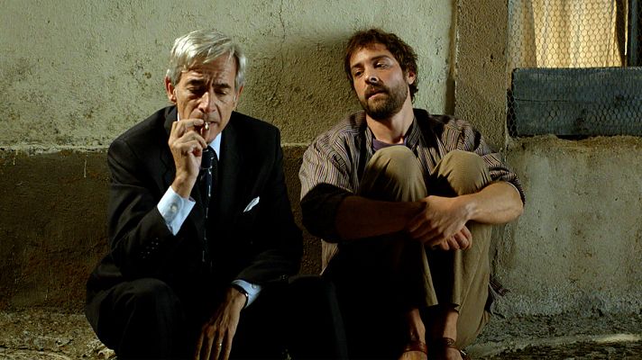 Cuéntame cómo pasó - Antonio se fuma un porro