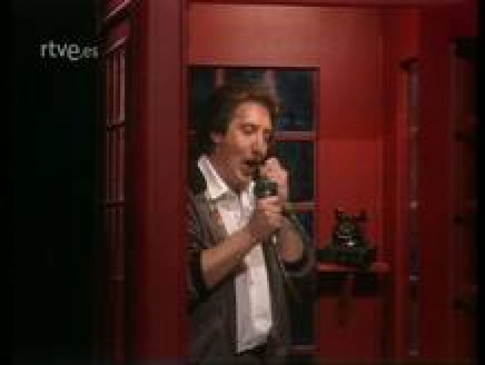 Junco canta ¡Hola, mi amor!... 