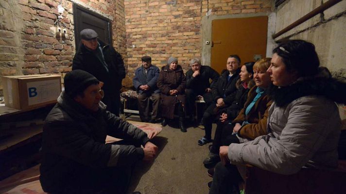 Telediario 1 - Ucranianos del este viven en el subsuelo para refugiarse