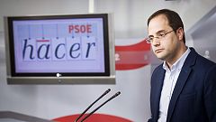 La dirección federal del PSOE crea una gestora en Madrid, que dirigirá Simancas