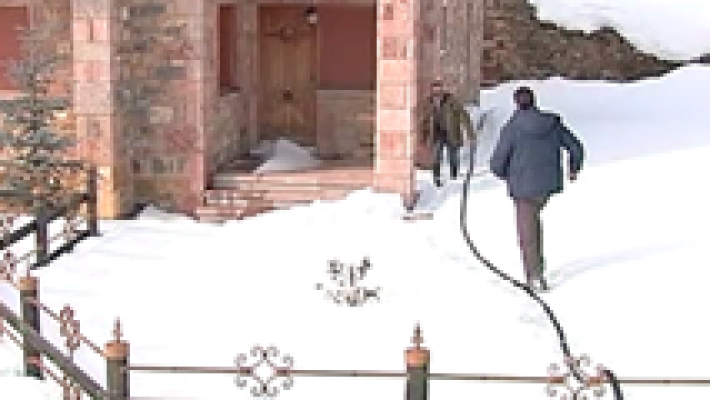 España Directo - El hombre de las nieves se adentra en pueblos aislados